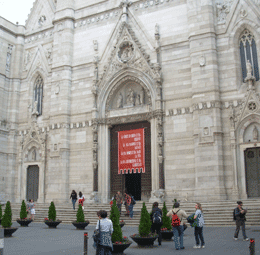 Breve guida per una visita al Duomo di Napoli di Enrico Fagnano