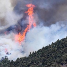 Incendio doloso, brucia il Piemonte da una settimana. Ma nessuno scrive: “si incendiano da soli”