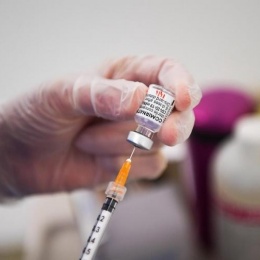 «Sono i vaccini a produrre le varianti più pericolose»